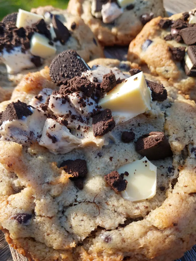 Cookies and Cream Cookies